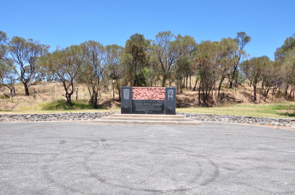 Barossa pioneer memorial