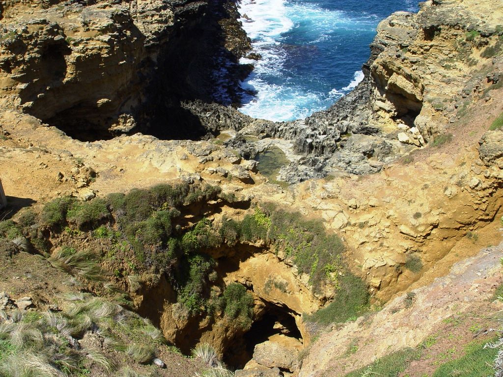 The Grotto, along the Great Ocean Road, part of Victoria's shipwreck coast - Victoria, Australia.