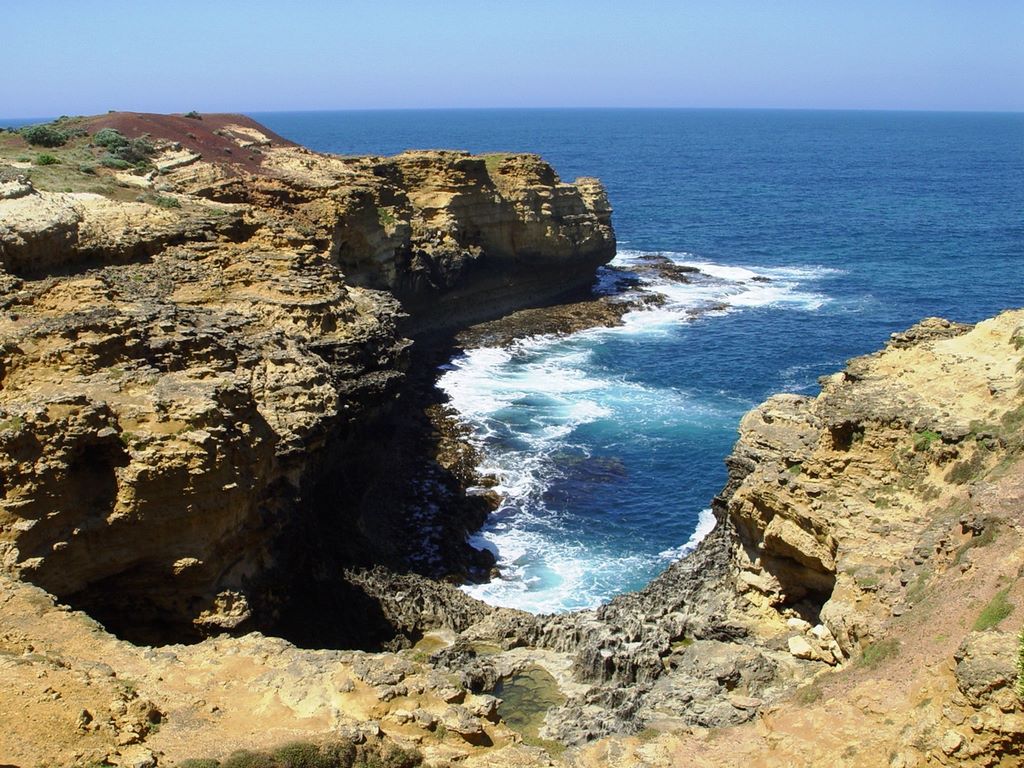 The Grotto, along the Great Ocean Road, part of Victoria's shipwreck coast - Victoria, Australia.