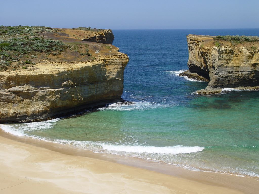 London Arch, along the Great Ocean Road, part of Victoria's shipwreck coast.