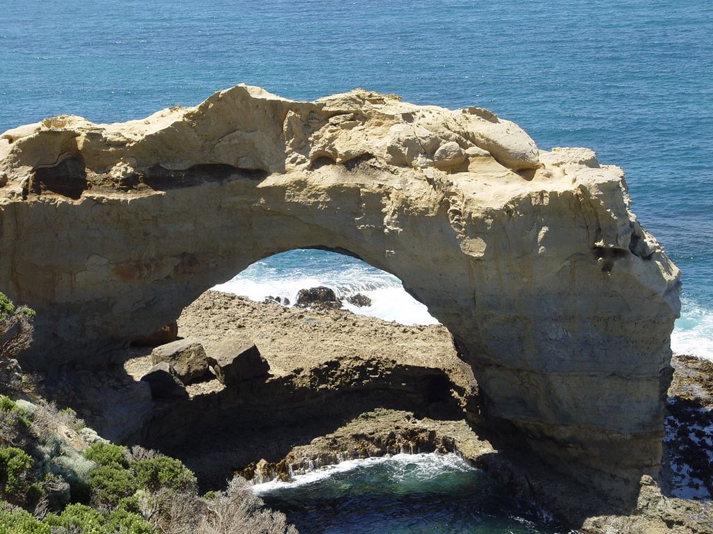 London Arch, along the Great Ocean Road, part of Victoria's shipwreck coast.