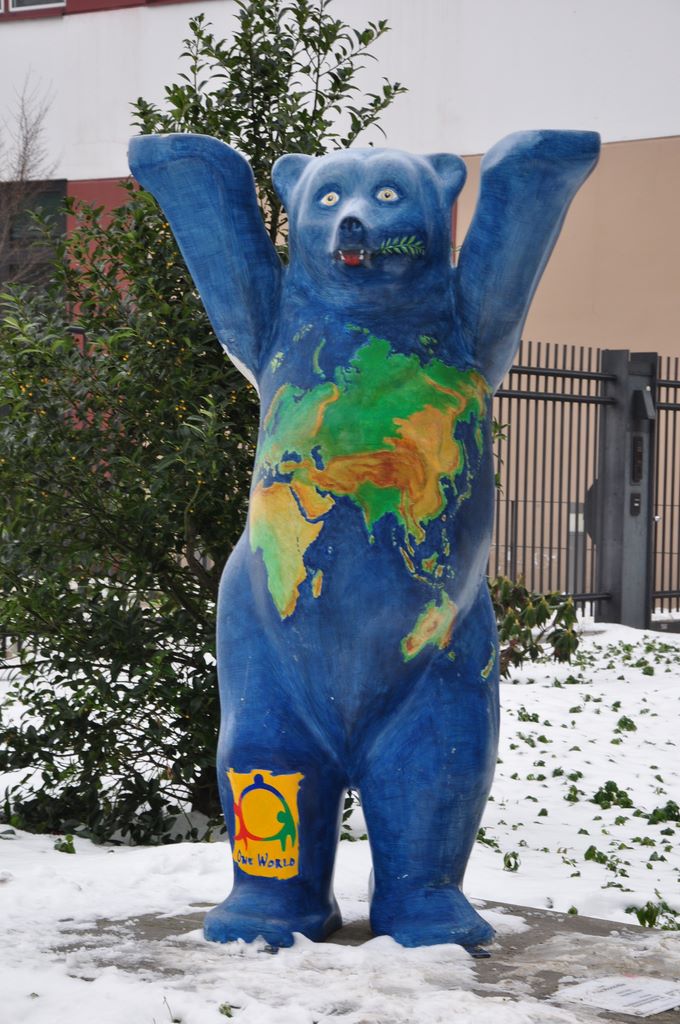 A bear appears on the Berlin coat of arms and this might be the reason this animal shape was selected for the art display. Approximately 350 life-size bears were painted and displayed in the streets of Berlin in 2001.