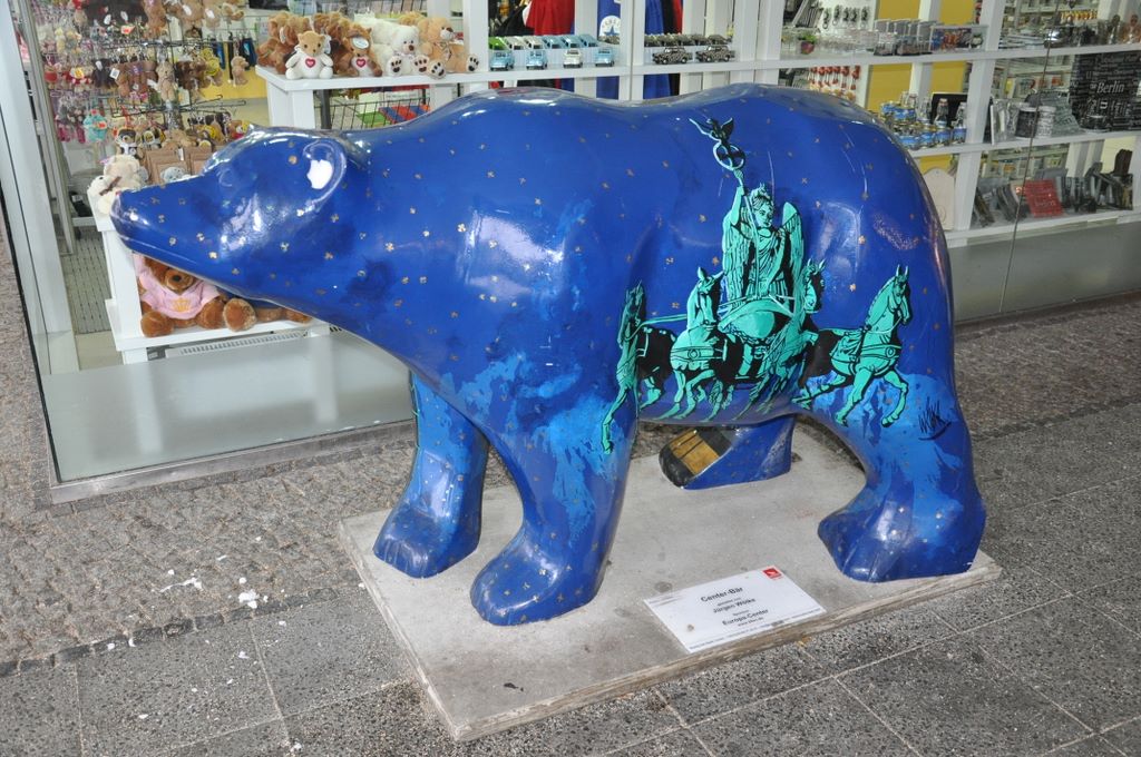 A bear appears on the Berlin coat of arms and this might be the reason this animal shape was selected for the art display. Approximately 350 life-size bears were painted and displayed in the streets of Berlin in 2001.