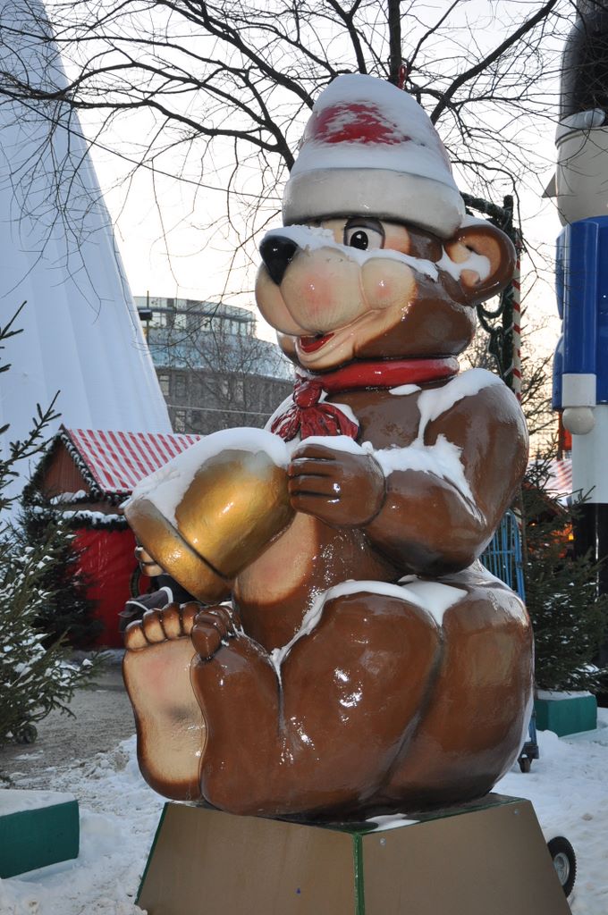 A bear appears on the Berlin coat of arms and this might be the reason this animal shape was selected for the art display. Approximately 350 life-size bears were painted and displayed in the streets of Berlin in 2001.