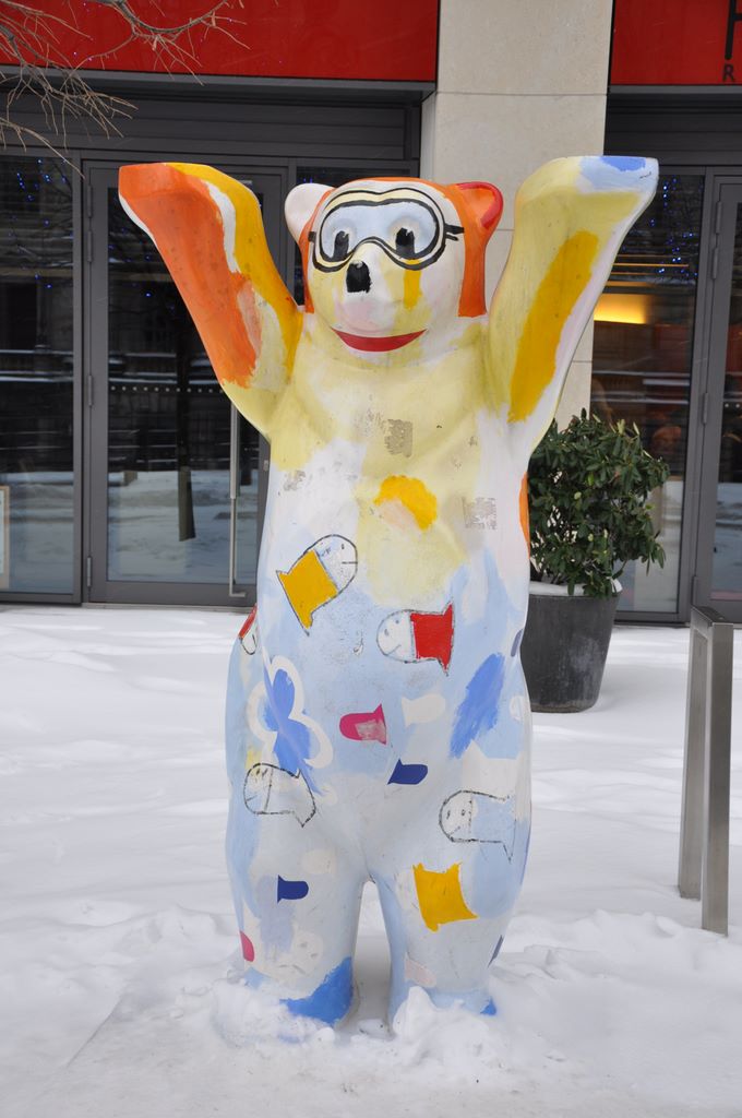 A bear appears on the Berlin coat of arms and this might be the reason this animal shape was selected for the art display. Approximately 350 life-size bears were painted and displayed in the streets of Berlin in 2001.