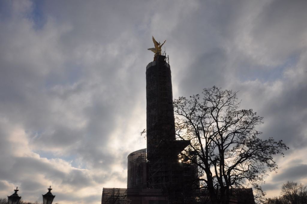 The Victory Column was designed by Heinrich Strack to commemorate the Prussian victory in the Danish-Prussian War