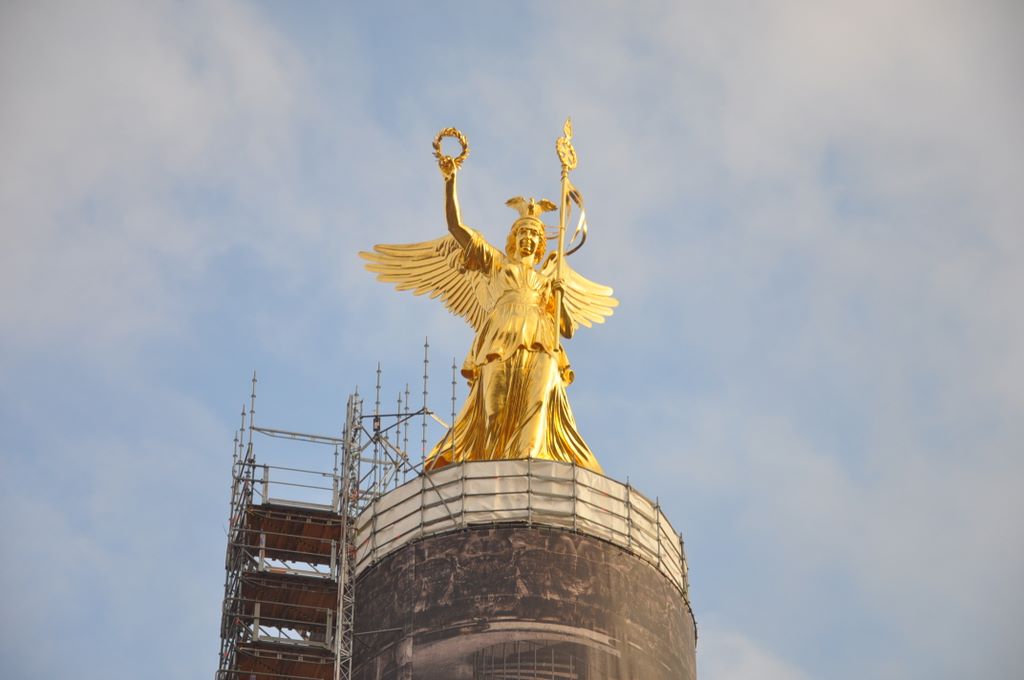 The Victory Column was designed by Heinrich Strack to commemorate the Prussian victory in the Danish-Prussian War
