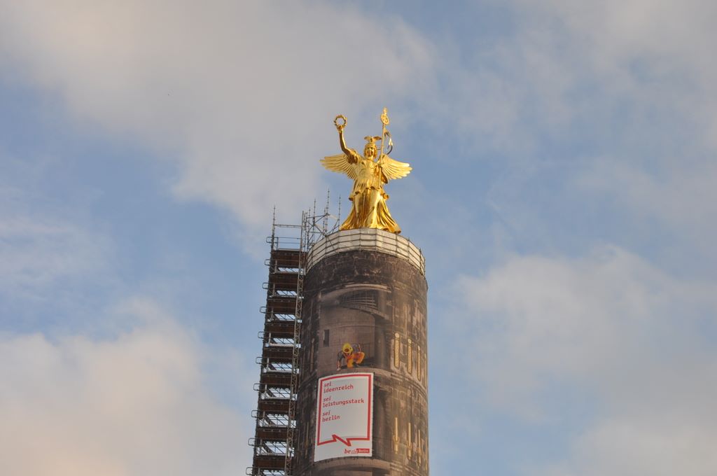 The Victory Column was designed by Heinrich Strack to commemorate the Prussian victory in the Danish-Prussian War
