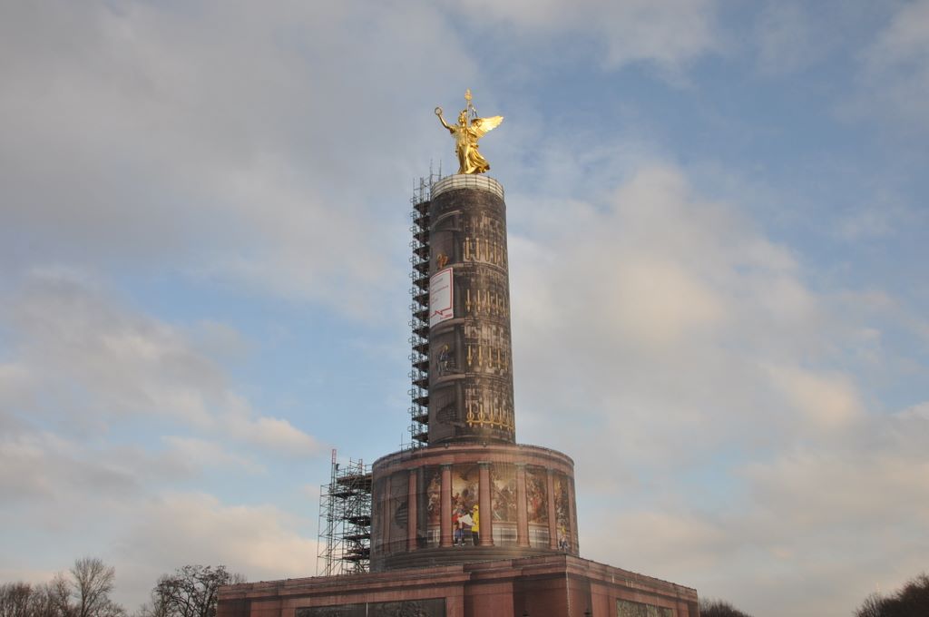 The Victory Column was designed by Heinrich Strack to commemorate the Prussian victory in the Danish-Prussian War