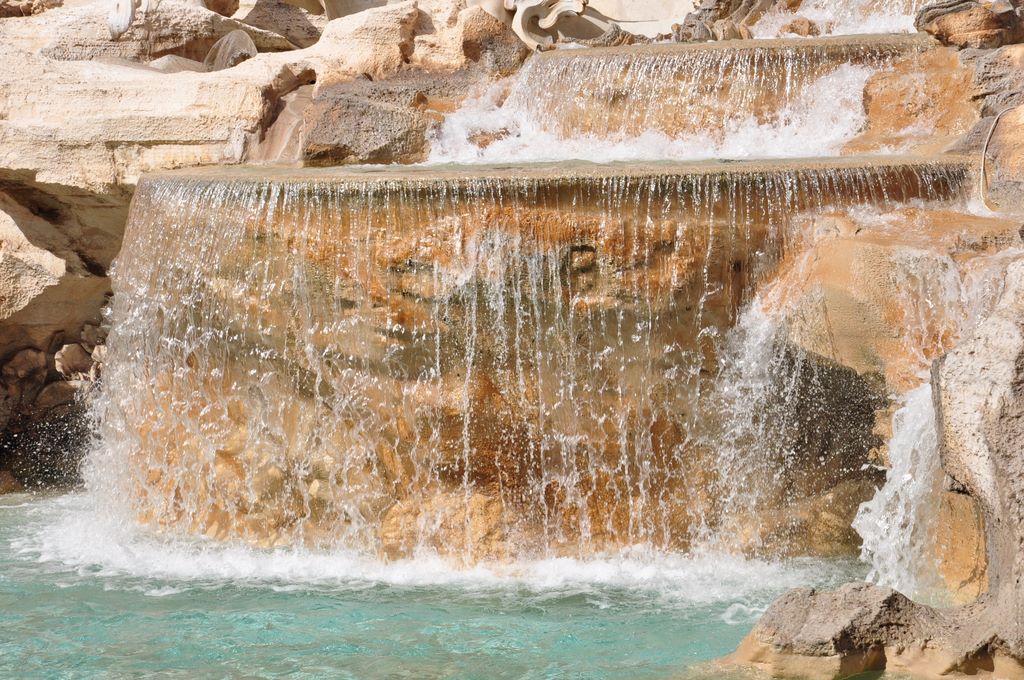 Trevi Fountain, Rome, Italy.