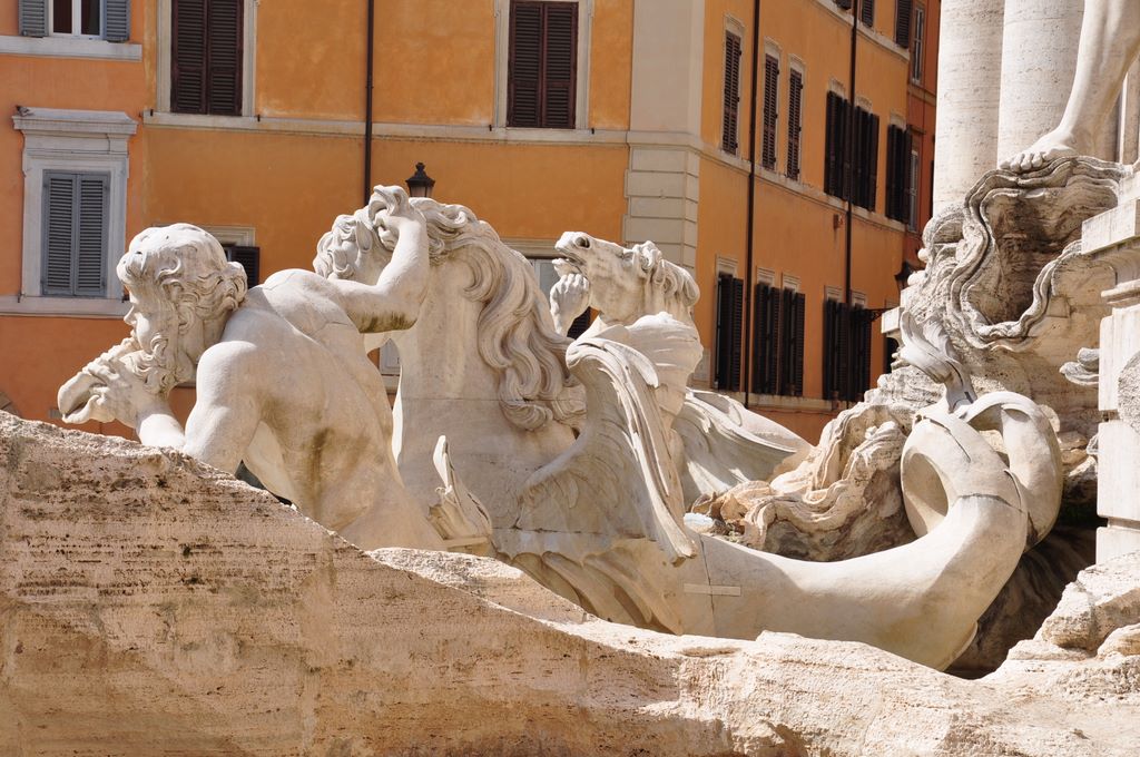 Trevi Fountain, Rome, Italy.