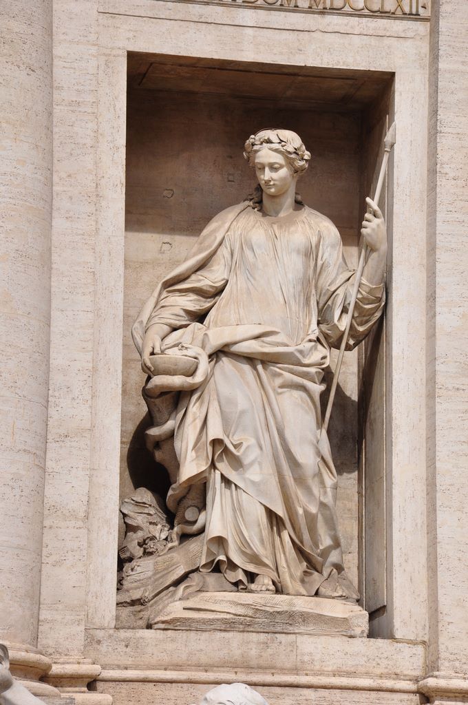 Trevi Fountain, Rome, Italy.