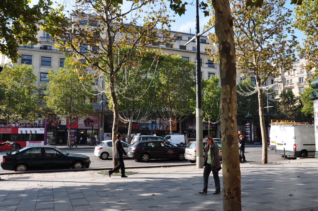 &nbsp;Avenue des Champs Elysees, Paris
