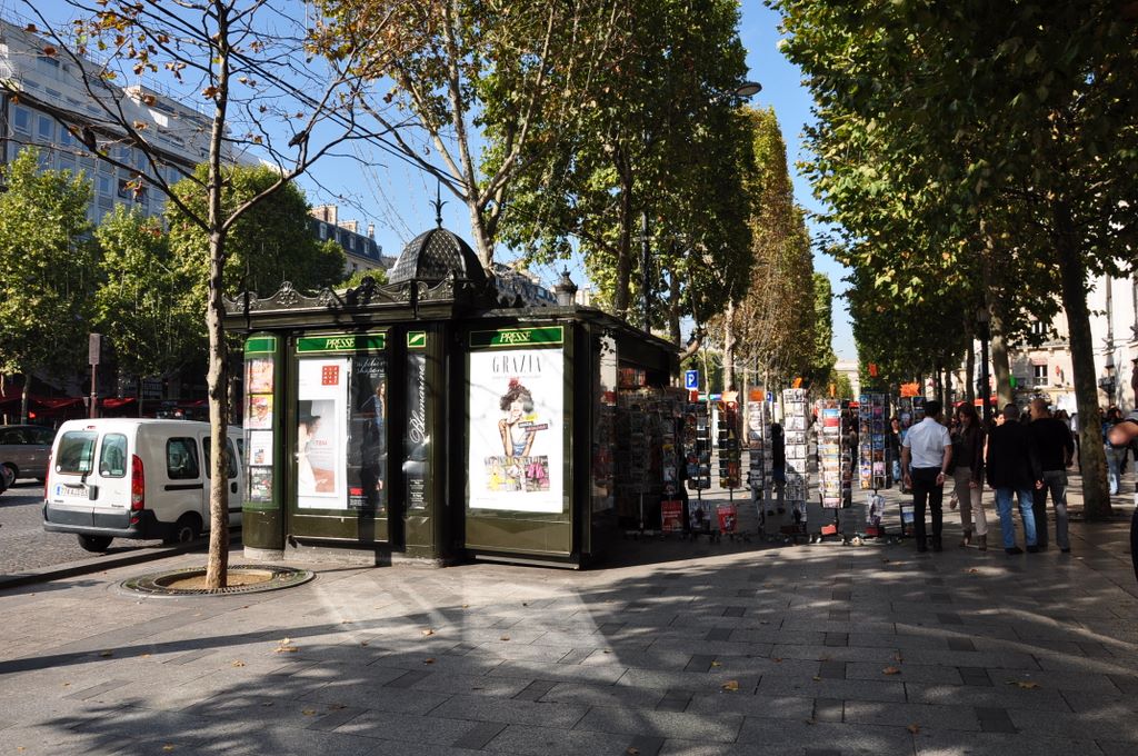 &nbsp;Avenue des Champs Elysees, Paris