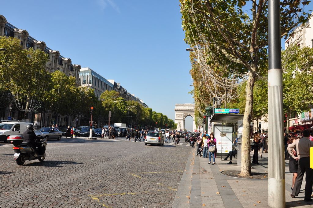 &nbsp;Avenue des Champs Elysees, Paris