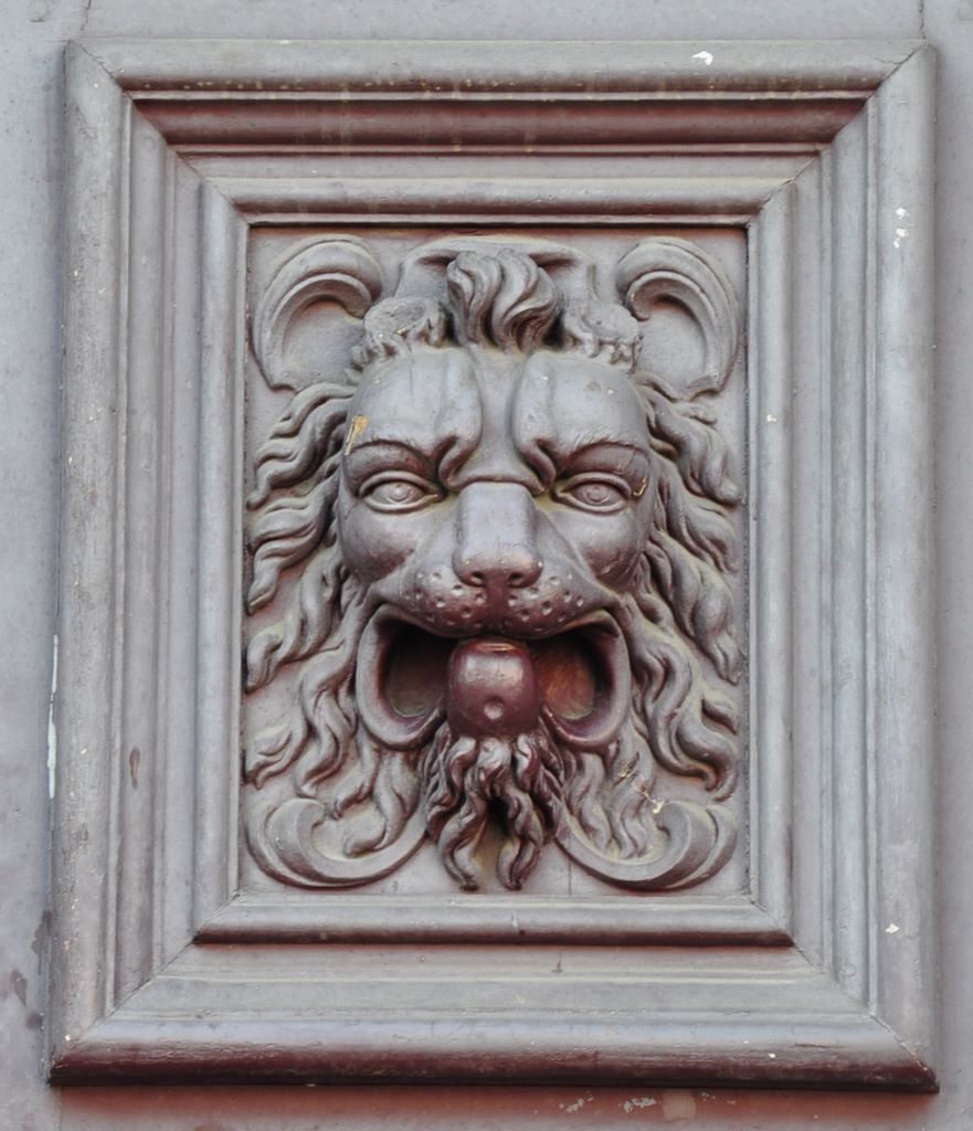 &nbsp;A church in Paris