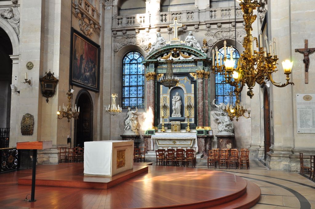 &nbsp;A church in Paris