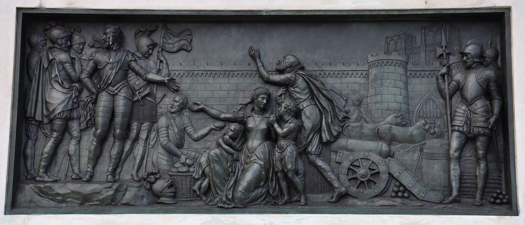 The statue of Henrici Magni in Paris.