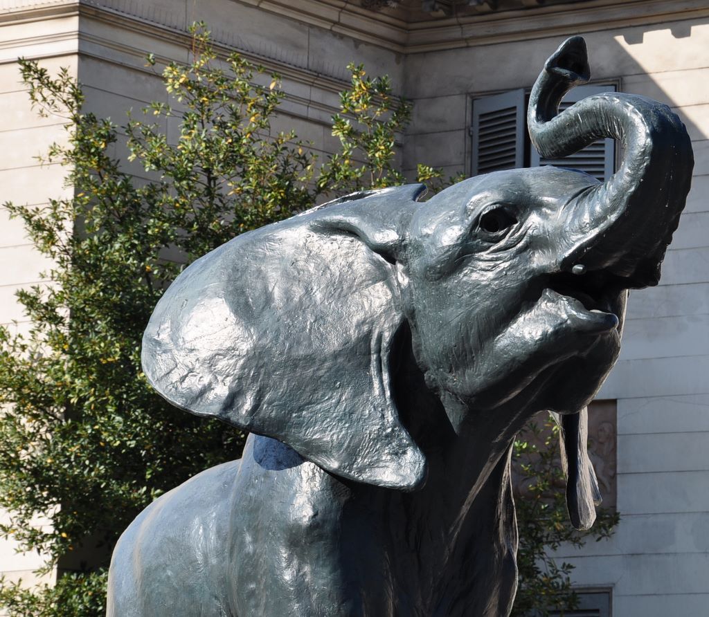 Statues outside Musee d'Orsay, Paris, France.